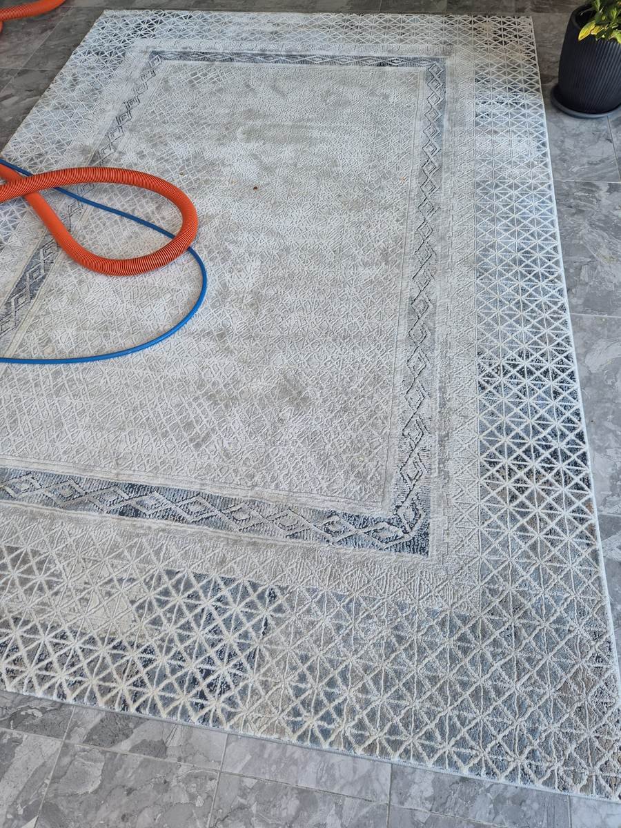 Cleaning work by Expert Cleaning